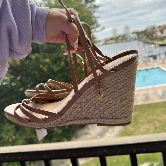 Express Heels - Picture 4 of 4